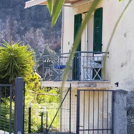 Mini Ca Del Borgo Lägenhet Finale Ligure Exteriör bild
