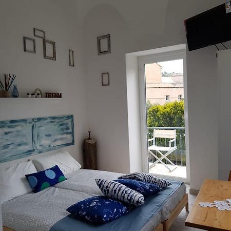 Mini Ca Del Borgo Lägenhet Finale Ligure Exteriör bild