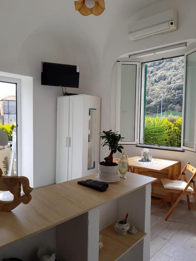 Mini Ca Del Borgo Lägenhet Finale Ligure Exteriör bild