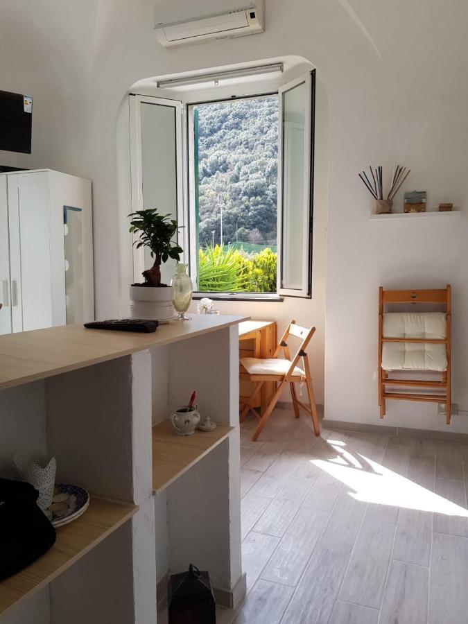 Mini Ca Del Borgo Lägenhet Finale Ligure Exteriör bild
